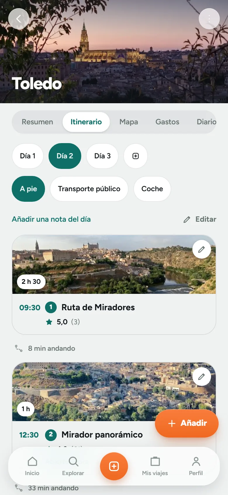 Pantalla de Weekéalo: el itinerario de una escapada a Toledo, con cada sitio en su tarjeta con foto, horario y valoración